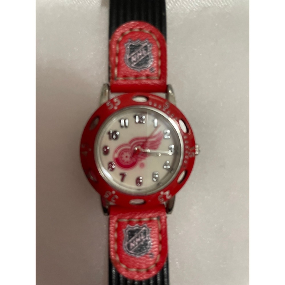 Detroit Red Wings NHL Watch Red Black Strap Singapore Movement NHLK0886C#775